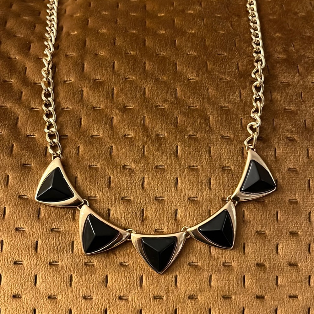Gold chainlink necklace with black